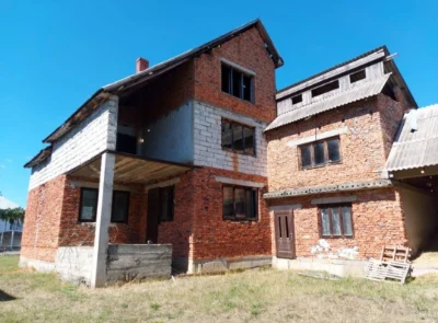 Residential house in village Ilvynza