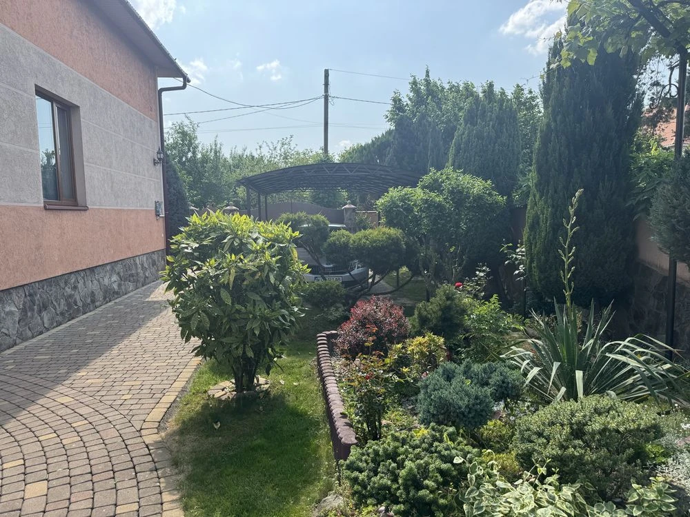 Будинок Мукачево тиха вулиця