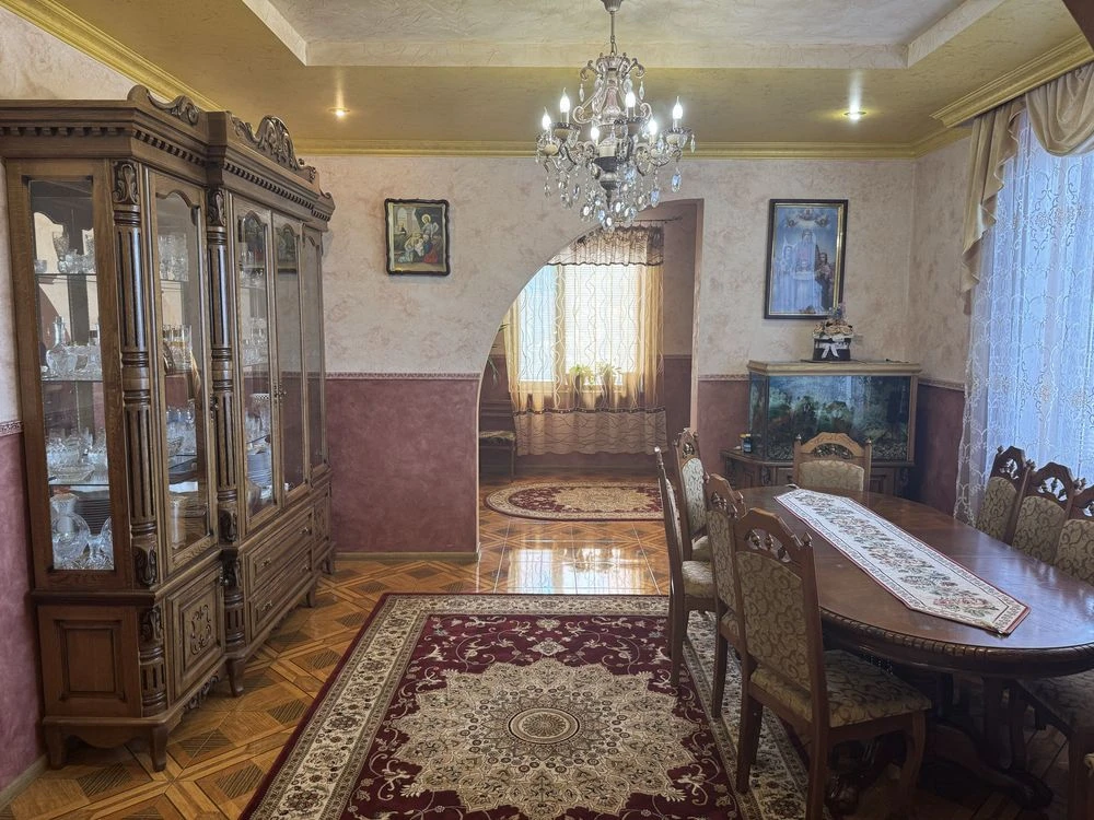 Будинок Мукачево тиха вулиця