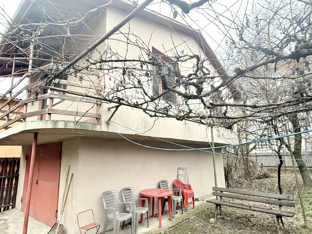 Вулиця Шевчена, Будинок - половина булинка, окремий двір