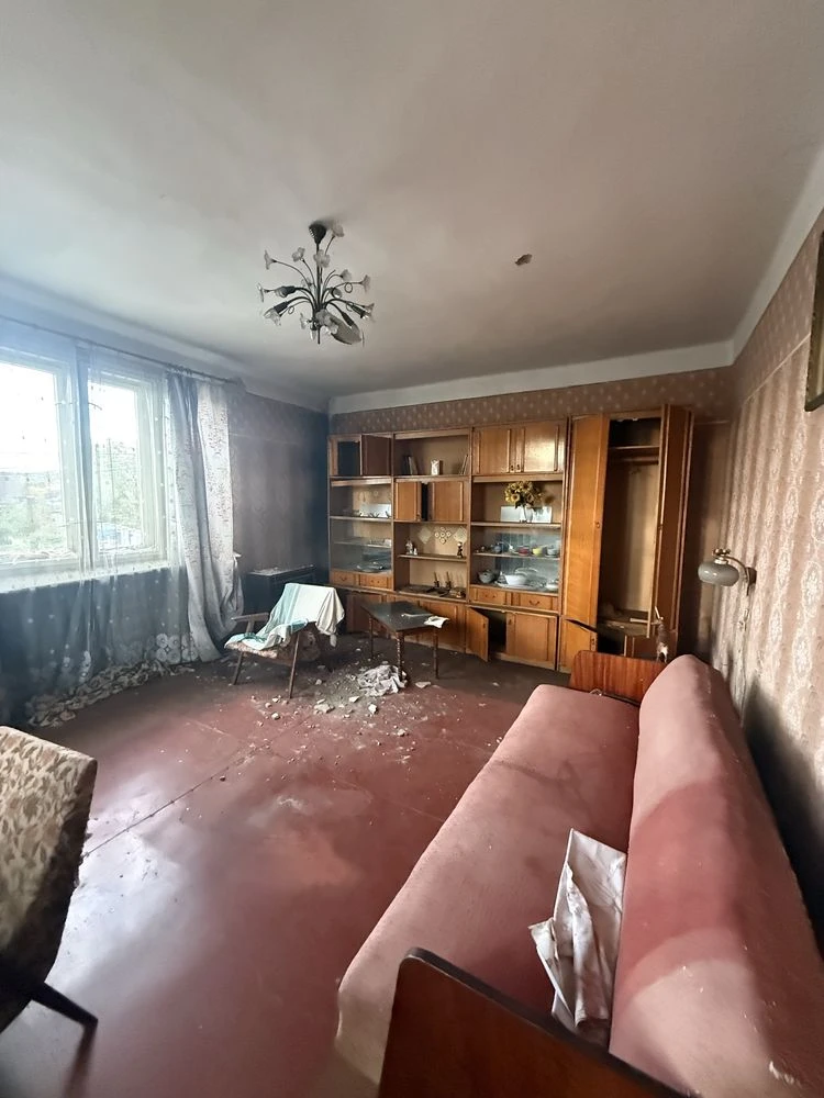 Продається пів будинку район Росвигово