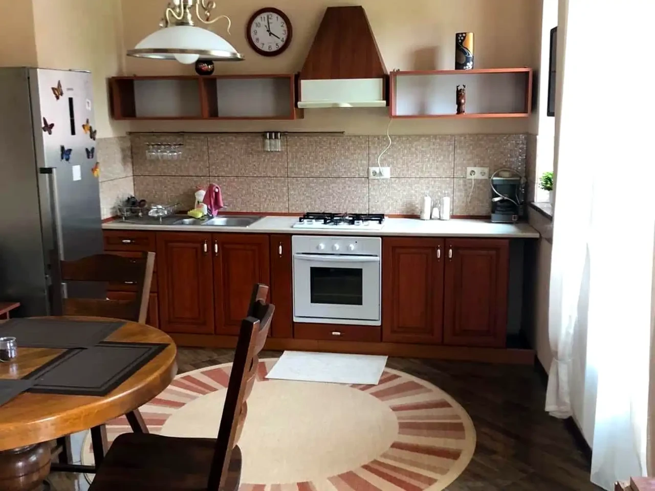 Продаж будинку 100 м² 6 сот.