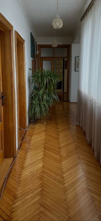 продається будинок