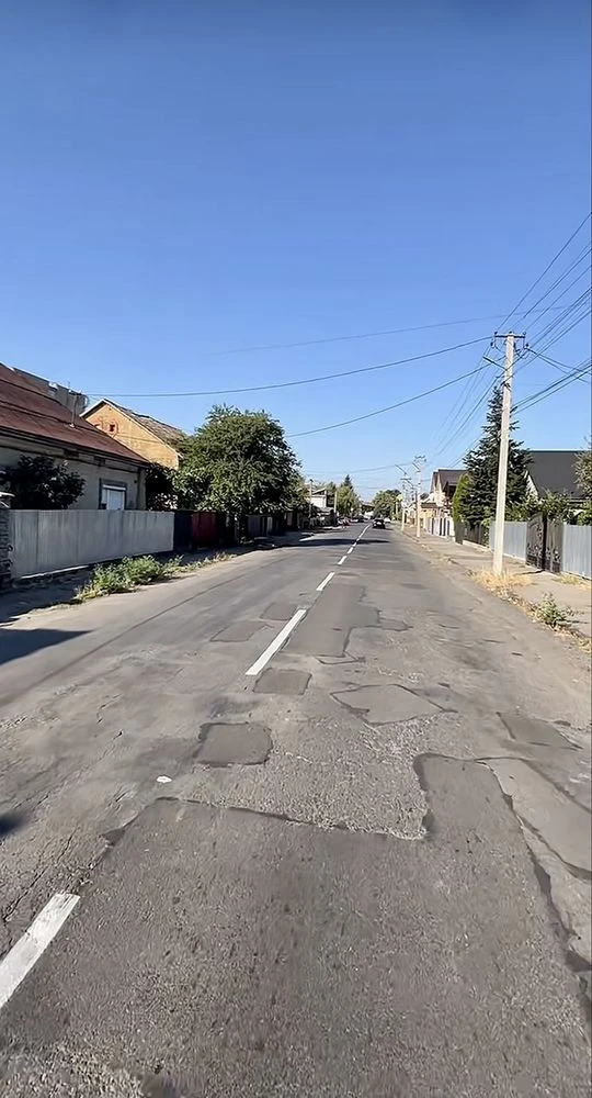 Дім 75 кв м та 10 сот з комунікаціями в місті