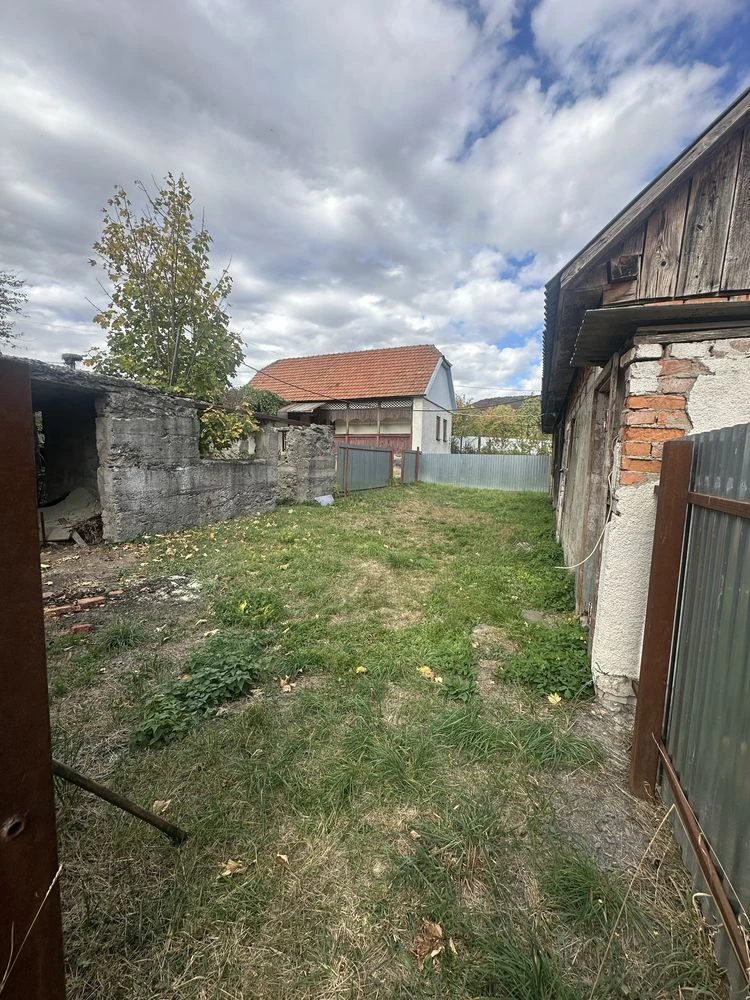 будинок не далеко від Мукачева