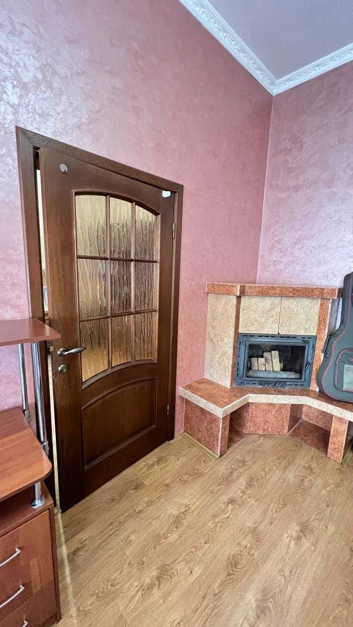 Компактний ДІМ в ЦЕНТРІ Мукачево на 5 сот землі + гараж