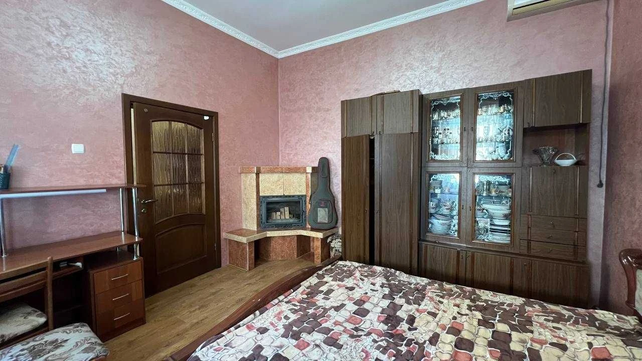 Компактний ДІМ в ЦЕНТРІ Мукачево на 5 сот землі + гараж