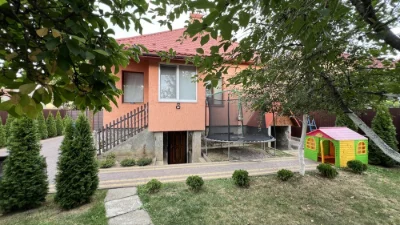 Компактний будинок в ЦЕНТРІ міста з ремонтом