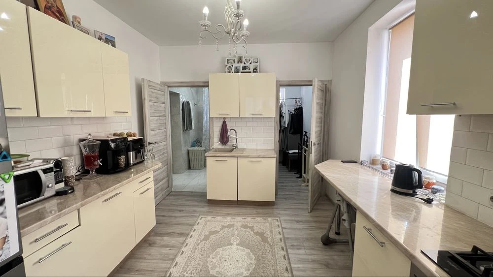 Компактний будинок в ЦЕНТРІ міста з ремонтом