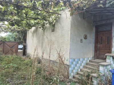Продаж будинку під ремонт Росвигово.