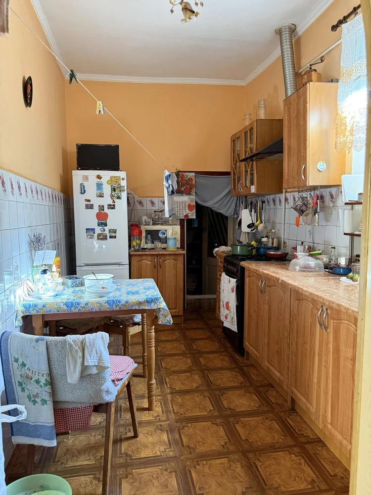 Продажа напівособняка в центрі вул Зріні 50