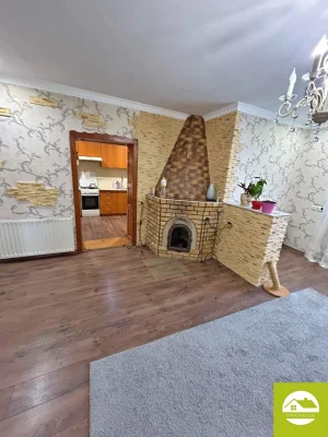 Продається будинок в центрі