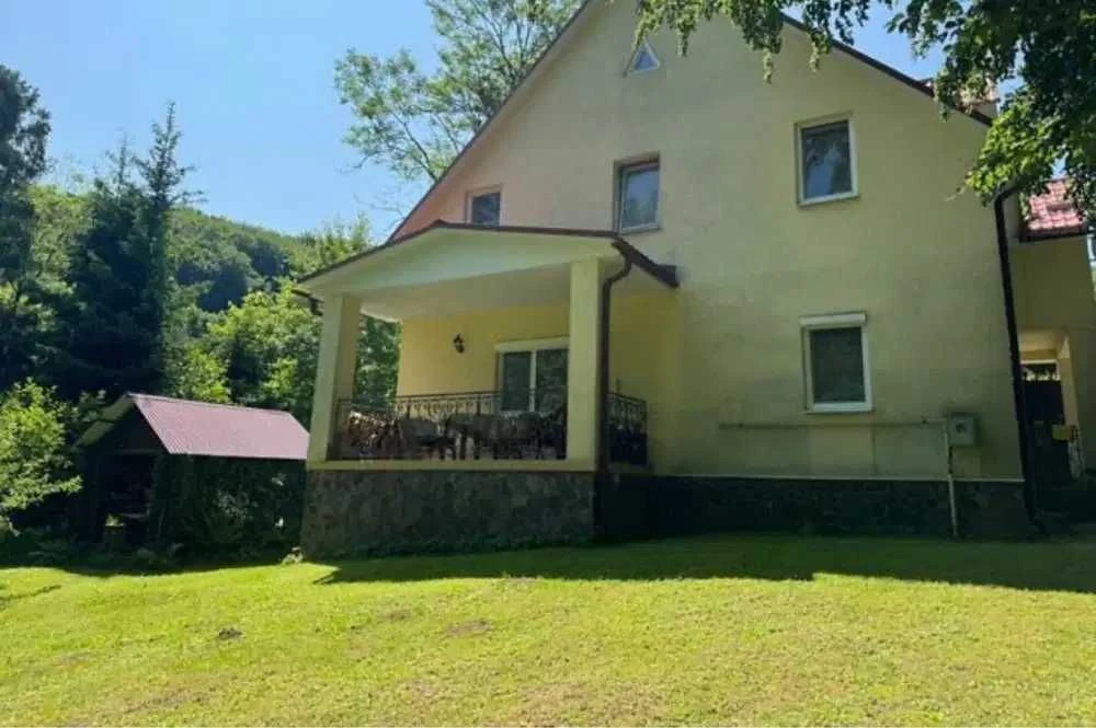 Продається затишний будинок біля санаторію Синяк