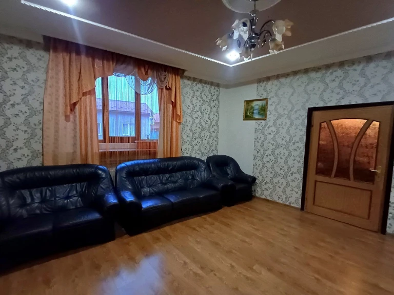 Продається ГАРНИЙ Будинок