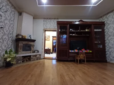 Продається ГАРНИЙ Будинок