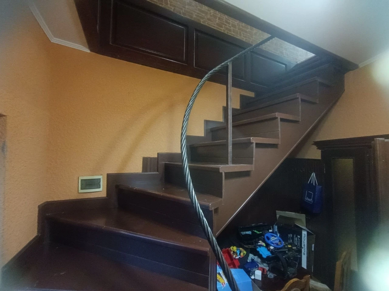 Продається ГАРНИЙ Будинок