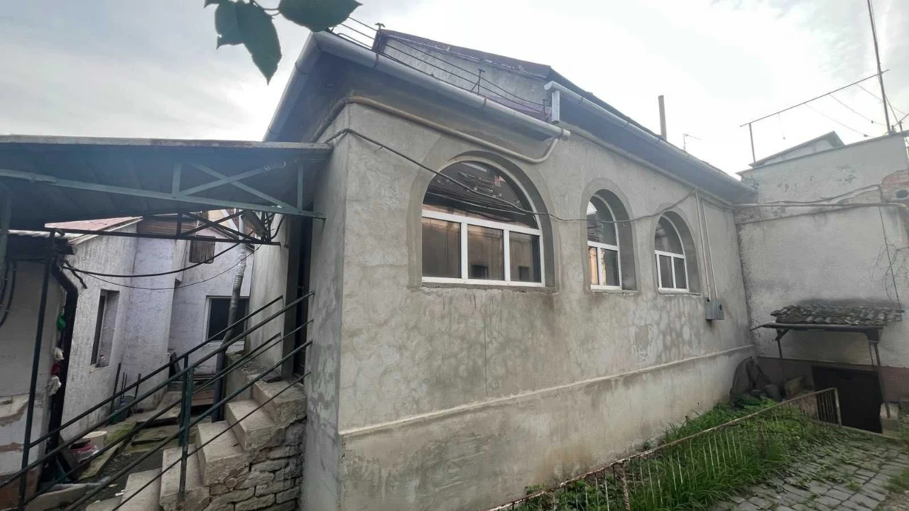 Напівособняк ЦЕНТР міста вул. Духновича 85 кв м на 1,5 сот і