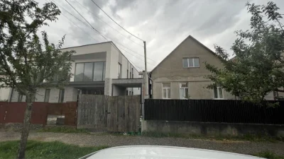 Дім на 8 сотинах престижна локація