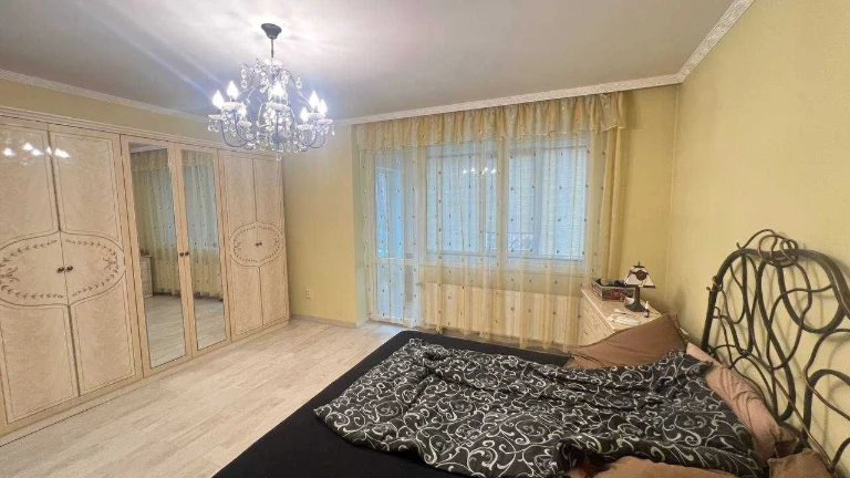 Дуплекс 285 кв м на 6.5 сот в "Росвигово".,  свій двір