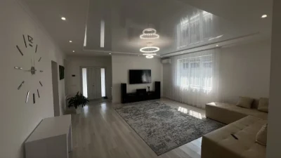 Американка сучасний новий дім з усім повністю