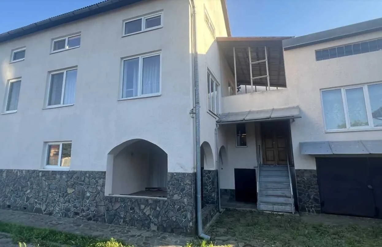 Дім ДОБРОТНИЙ в престижній топ локаціі в м.Мукачево