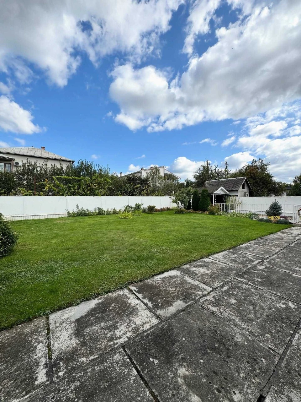 House for sale, enough space for everyone