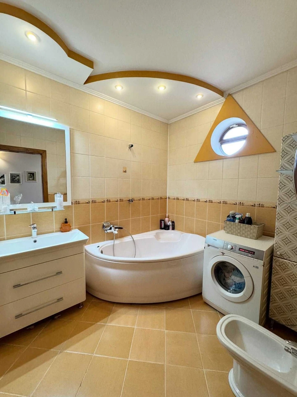 House for sale, enough space for everyone