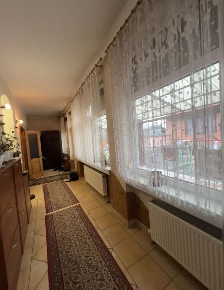 Продаж 2 будинків на Зріні