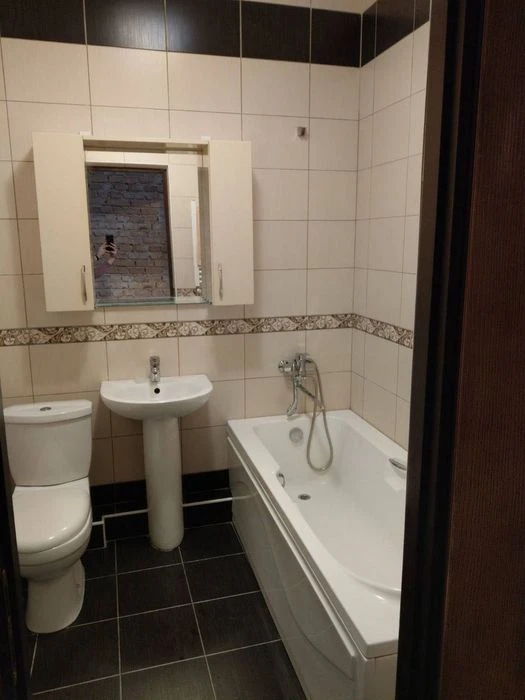 Продаю 1 кім в центрі