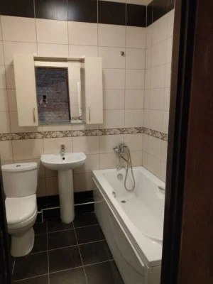 Продаю 1 кім в центрі