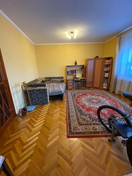 Продаж будинку в центральній частині міста