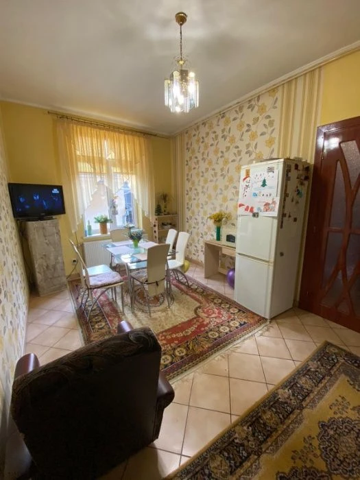 Продаж будинку в центральній частині міста