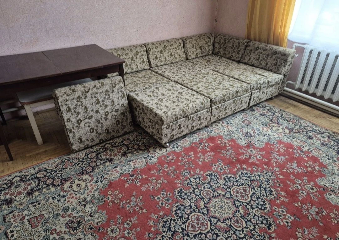 Продаж будинку в тихому місці.