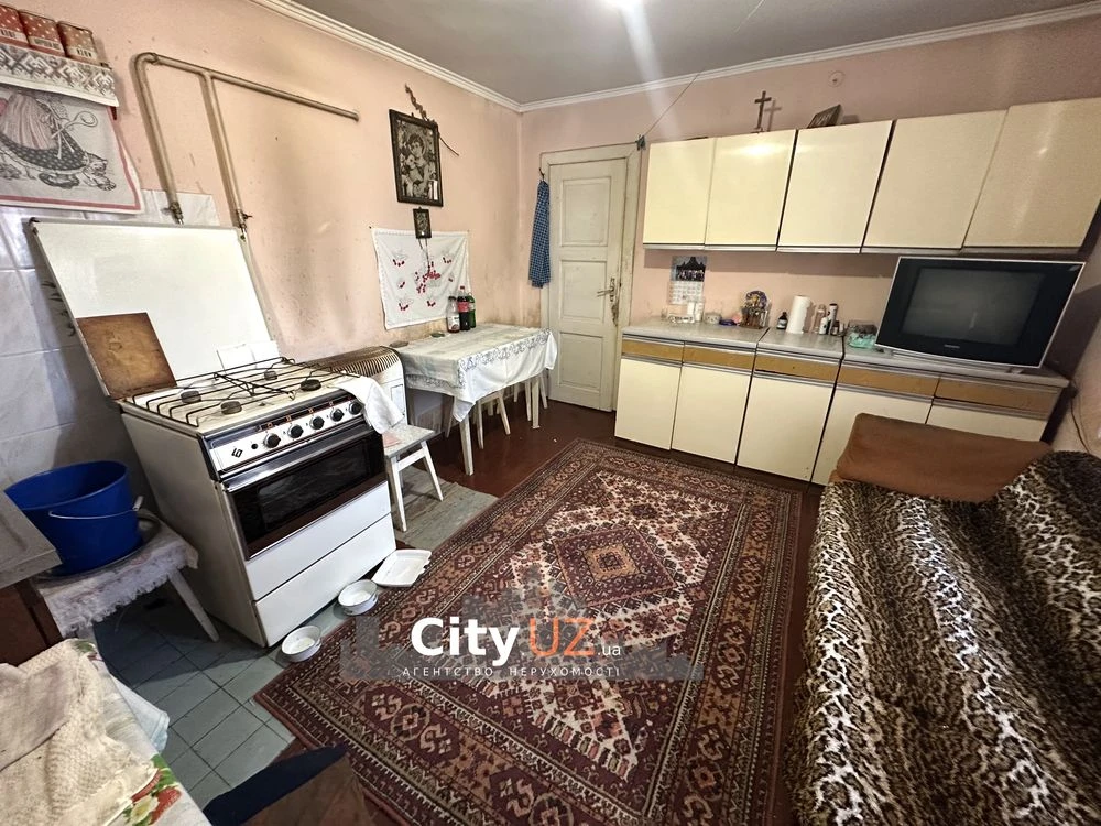 Продається будинок в центрі Перечина