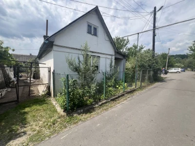 Продається невеличкий будинок в Перечині