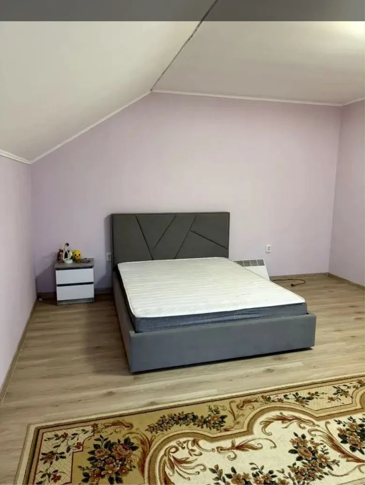 Продаж будинку біля лісу