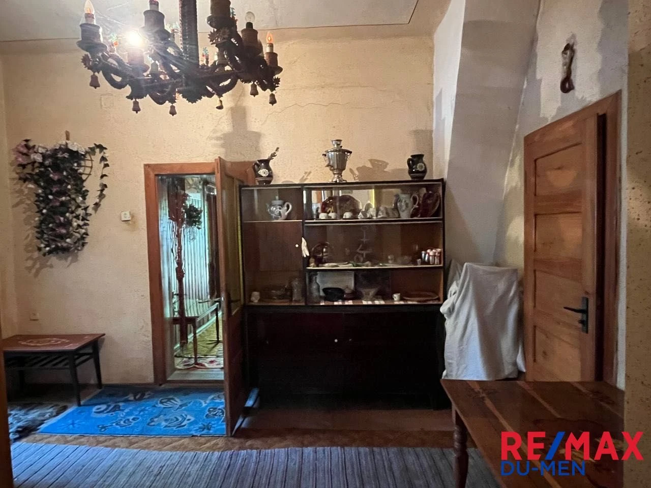 Пропозиція: частина спареного будинку в центрі Рахова !