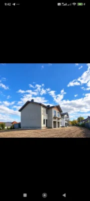 Продаються 4 двоповерхові котеджі біля центру Сваляви — з те
