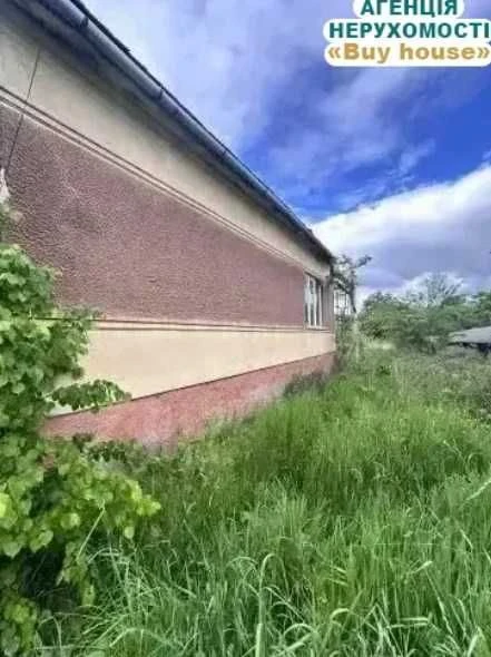 Продаж будинку в Сваляві  300 від центру міста