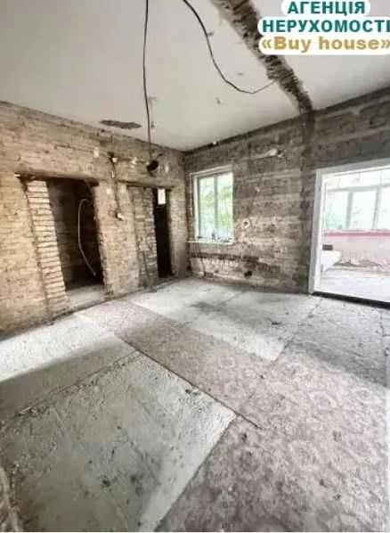 Продаж будинку в Сваляві  300 від центру міста