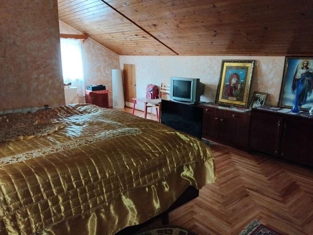 Продаємо будинок майже у центрі м. Свалява Закарпатської обл