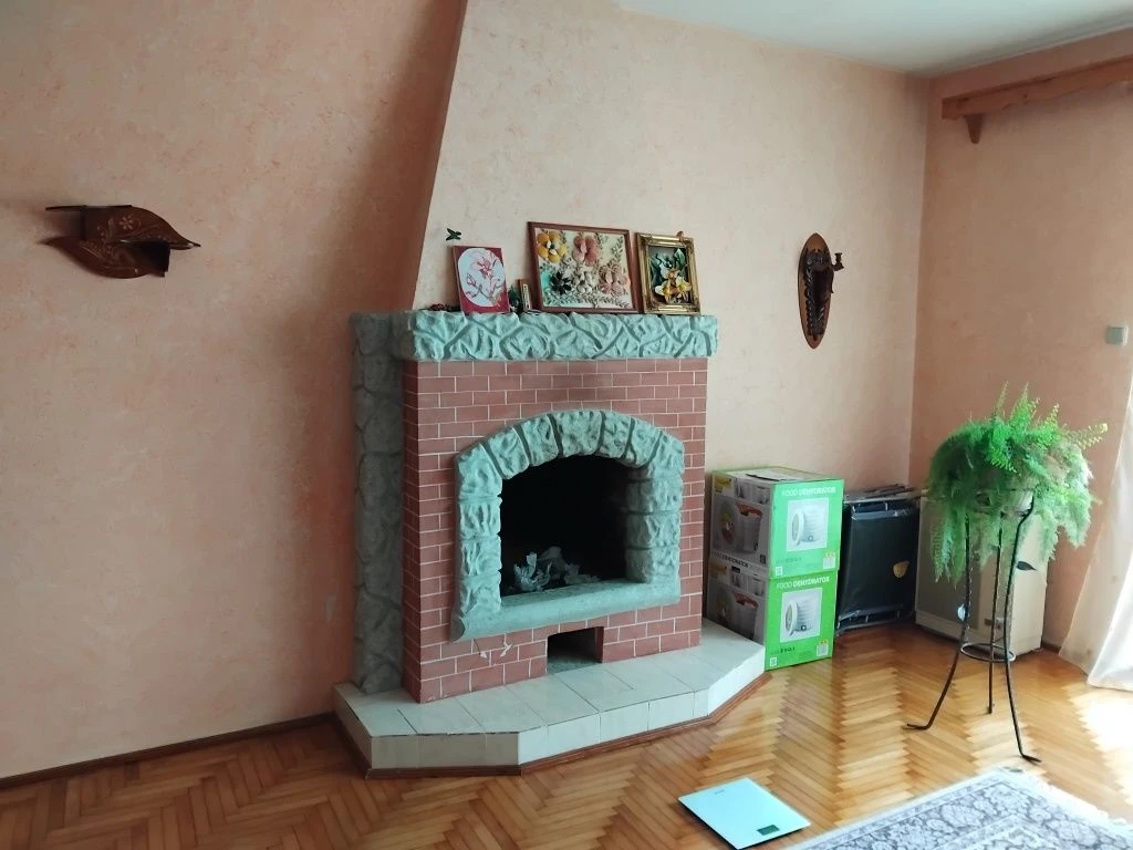 Продаємо будинок майже у центрі м. Свалява Закарпатської обл