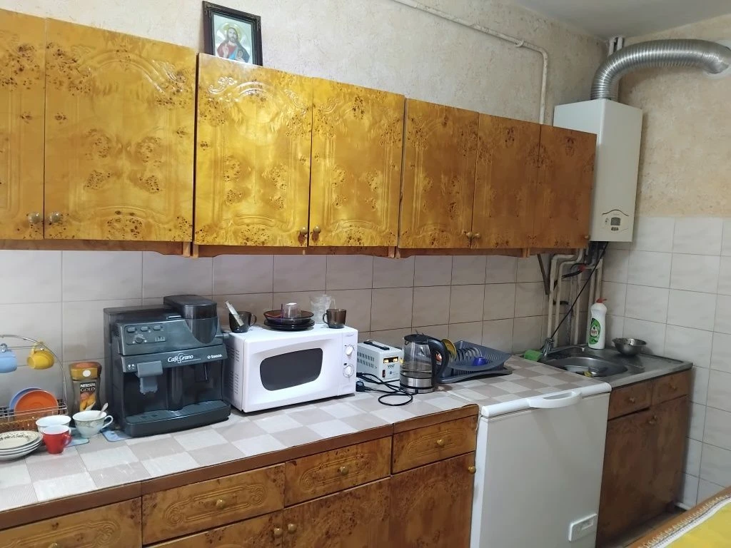 Продаємо будинок майже у центрі м. Свалява Закарпатської обл
