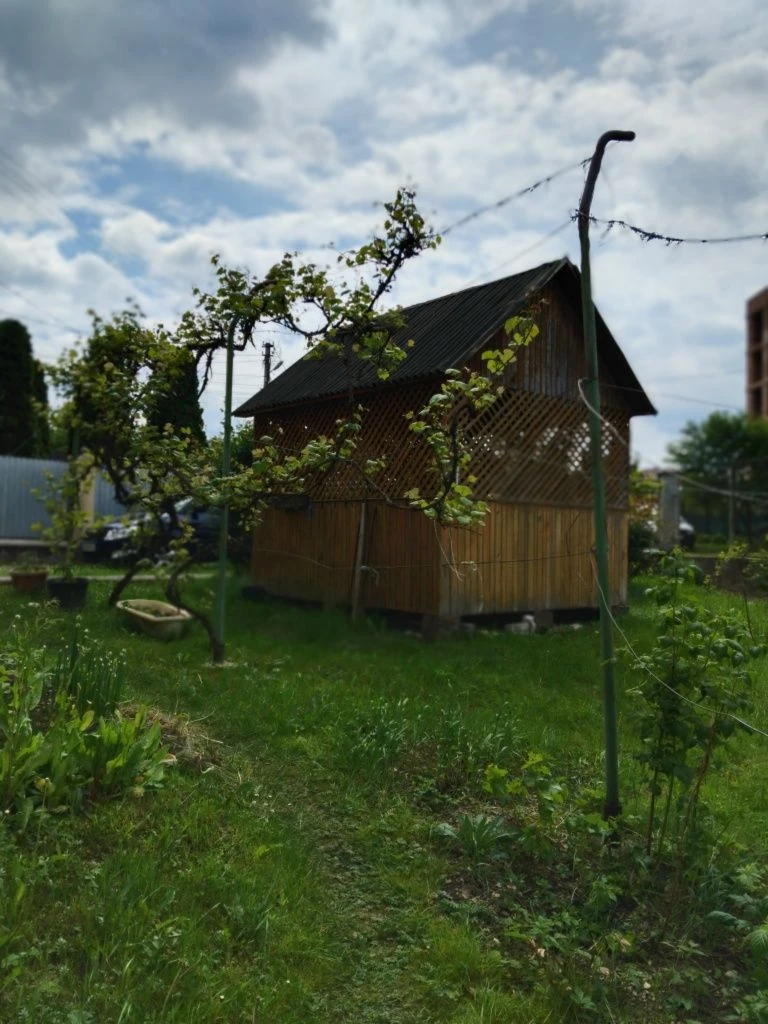 Продаємо будинок майже у центрі м. Свалява Закарпатської обл