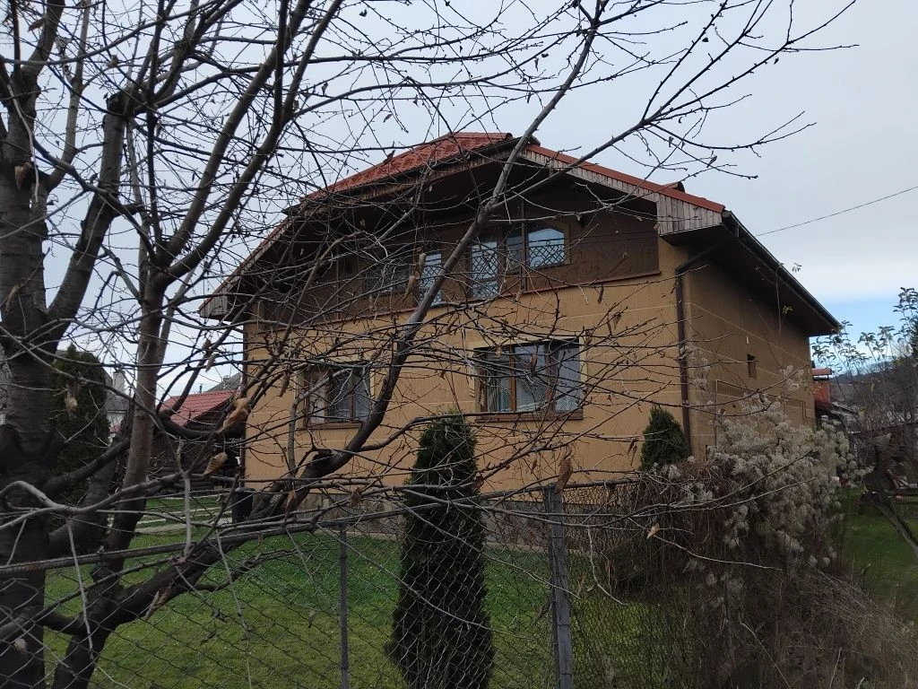 Продаю гарний будинок у затишному місці Свалява Закарпатсько