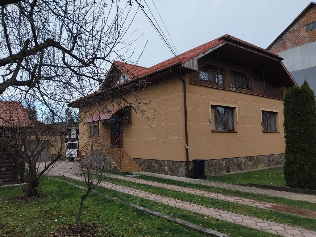 Продаю гарний будинок у затишному місці Свалява Закарпатсько