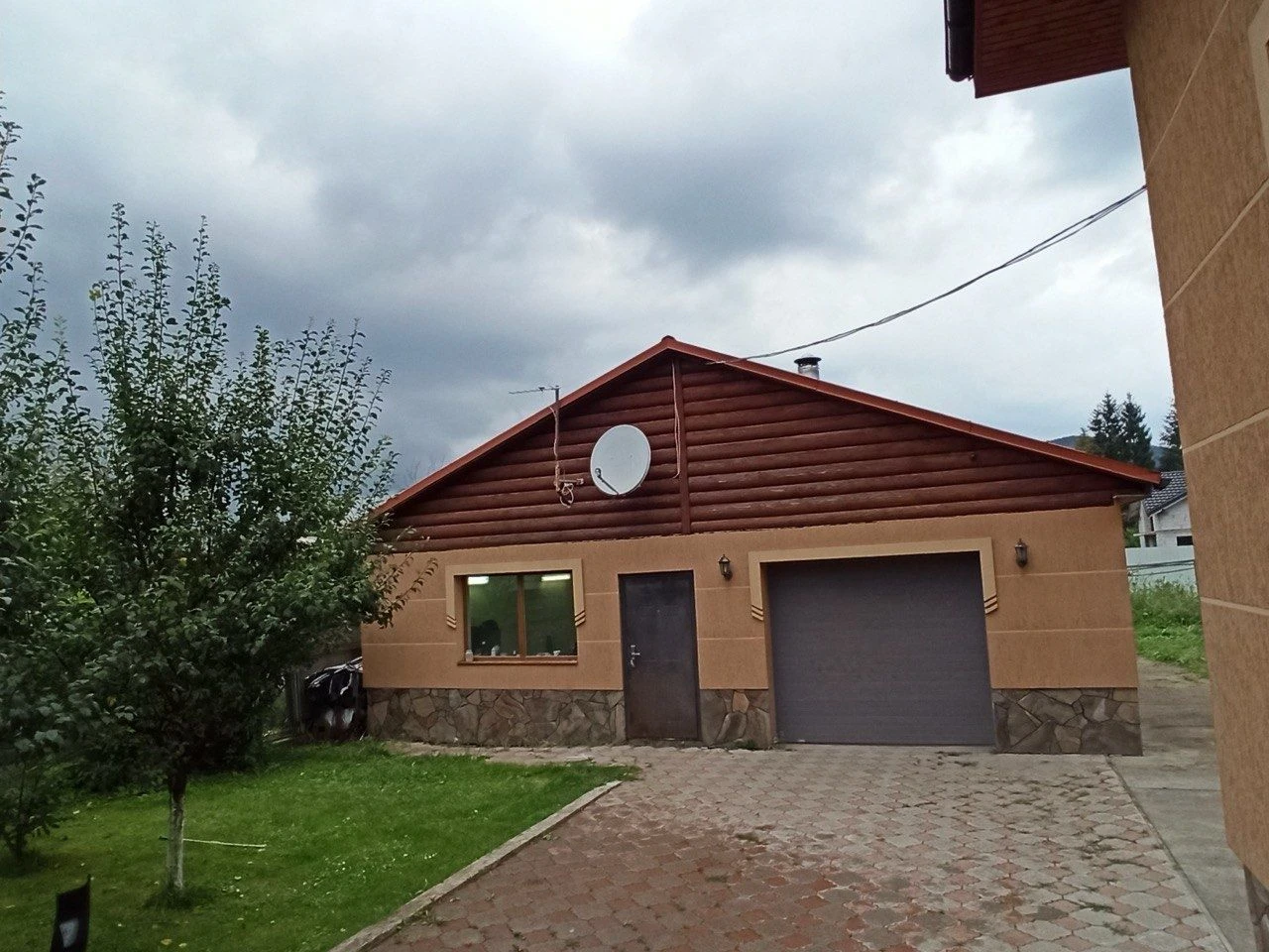 Продаю гарний будинок у затишному місці Свалява Закарпатсько