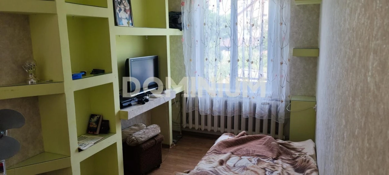 Продається двоповерховий будинок в м.Тячів