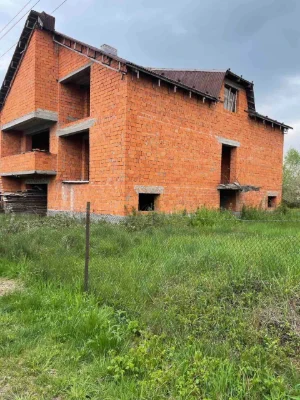 Продається будинок в Тячеві