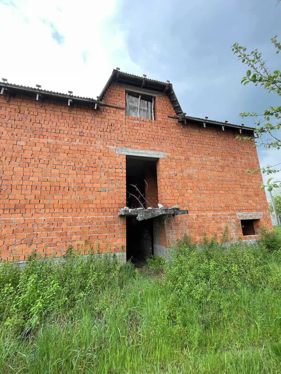 Продається будинок в Тячеві